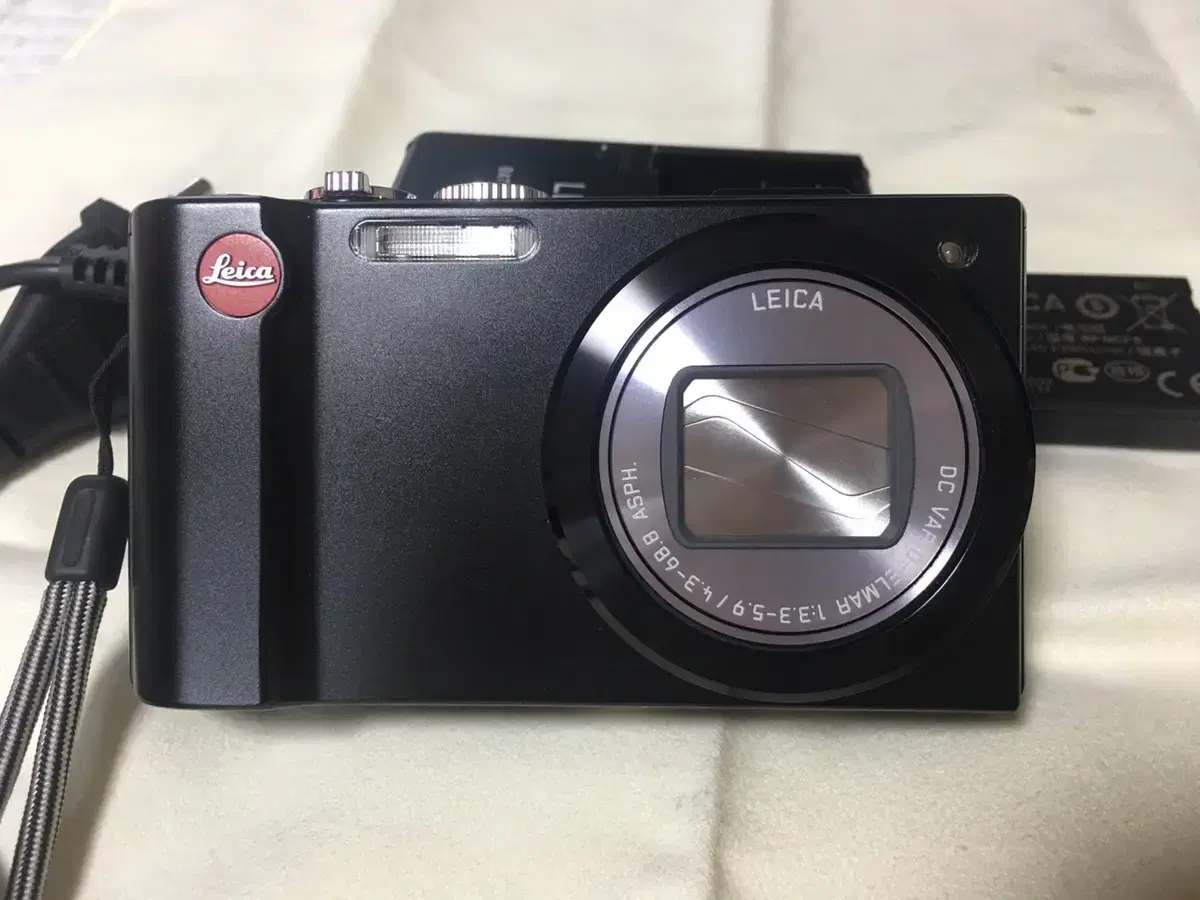スペシャルオファ Leica デジタルカメラ ライカV-LUX Typ 114 2010万